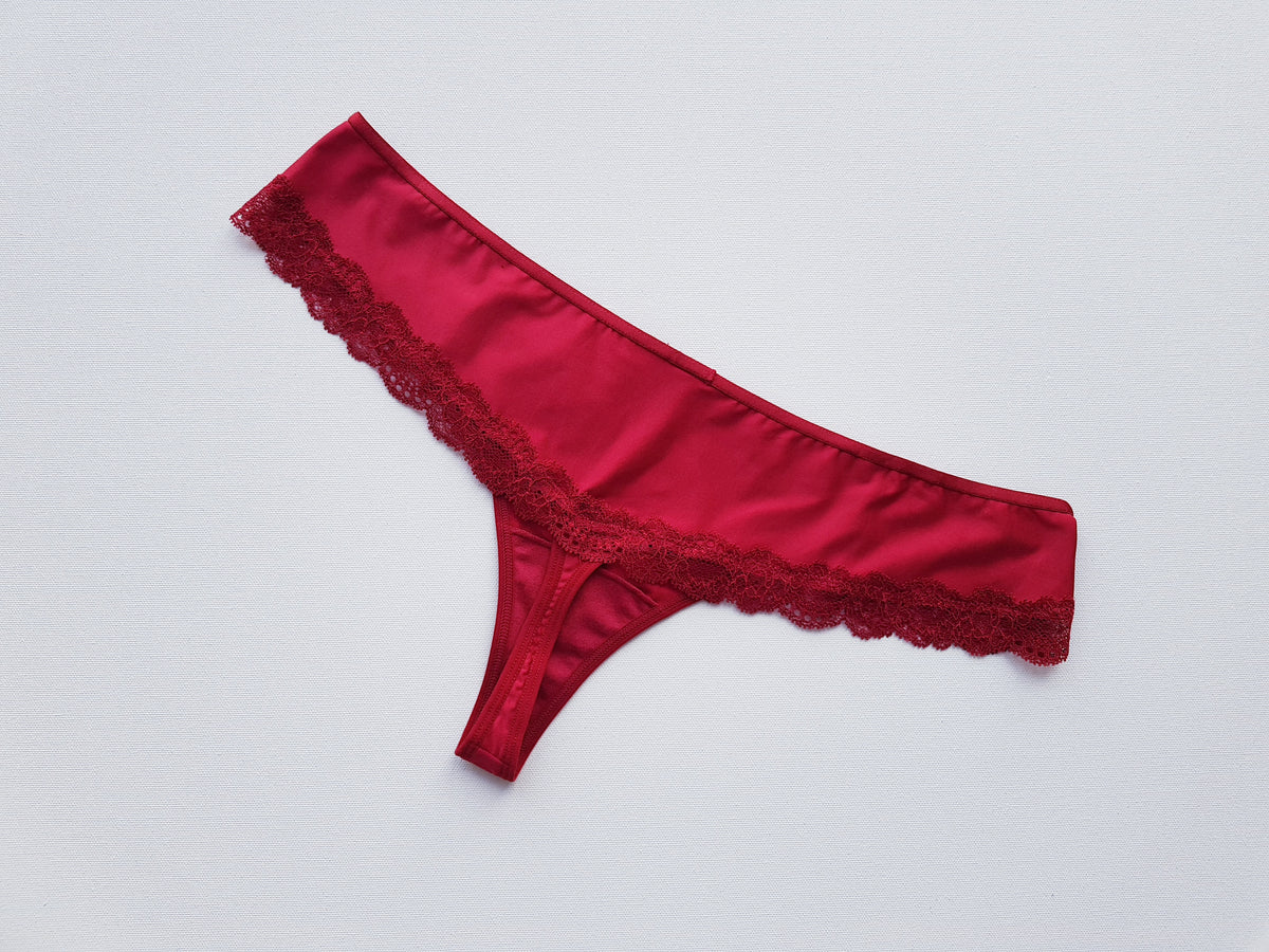 Triumph Marilyn String