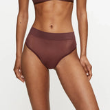 Stringai moterims Triumph