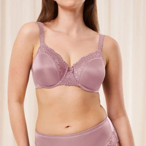 Triumph krūtinę mažinanti liemenėlė