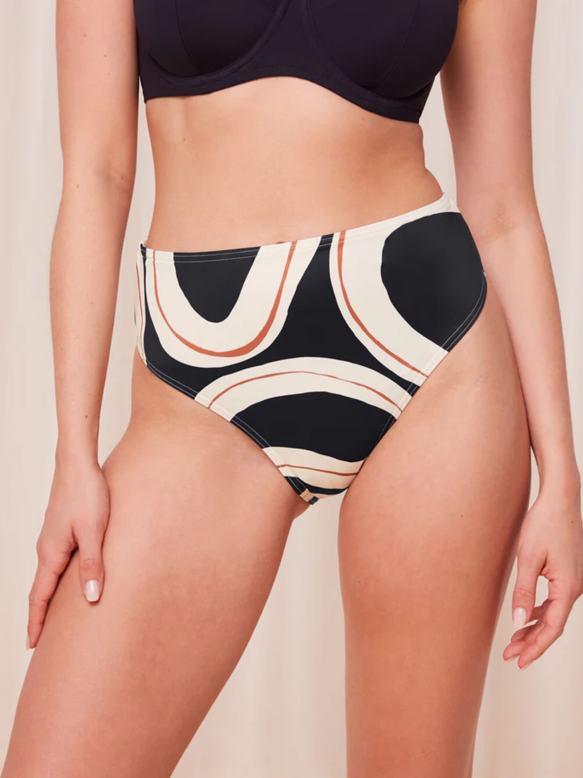 Triumph dviejų dalių maudymosi kostiumėlis
