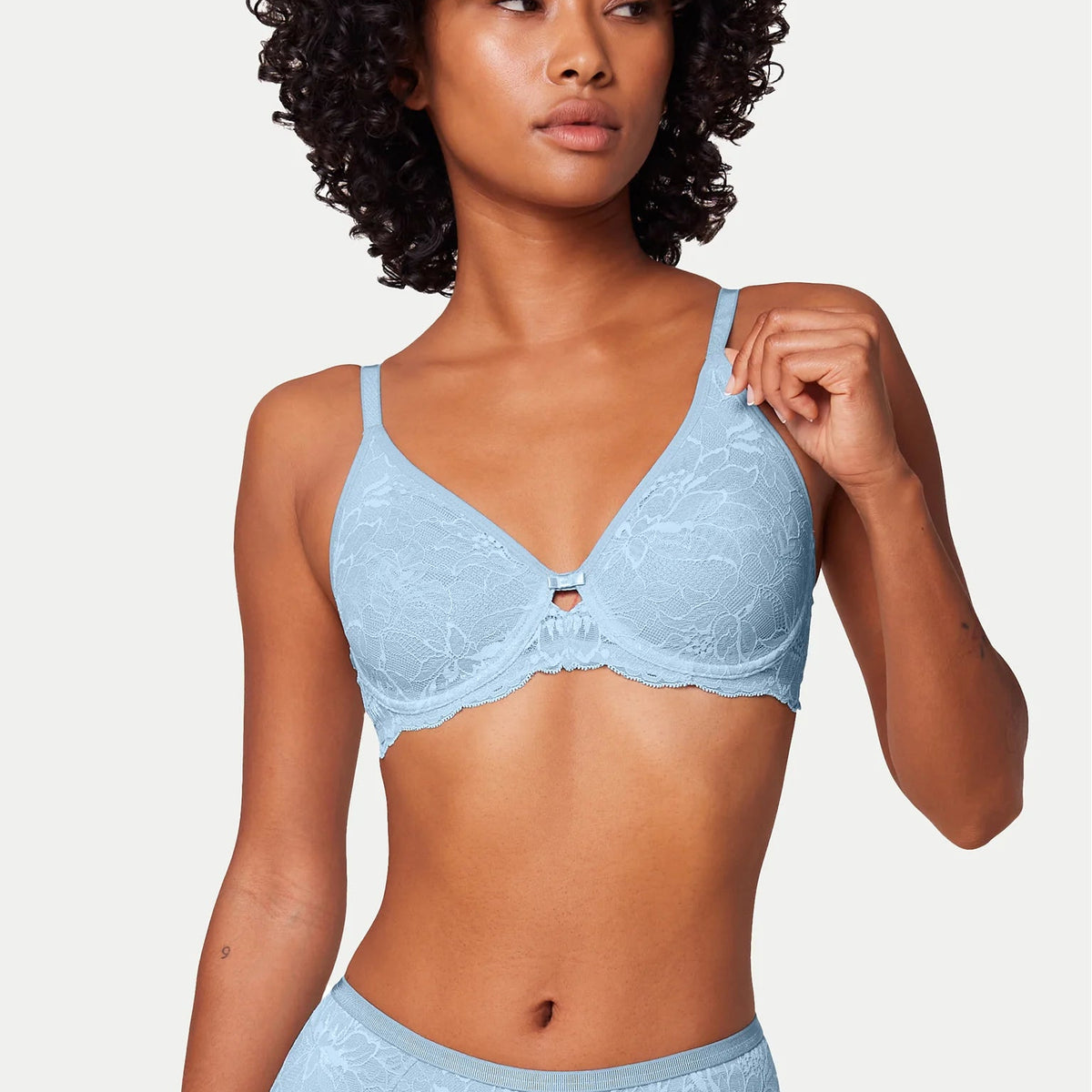 Mėlyna liemenėlė Triumph Amourette Charm T W02 iš priekio