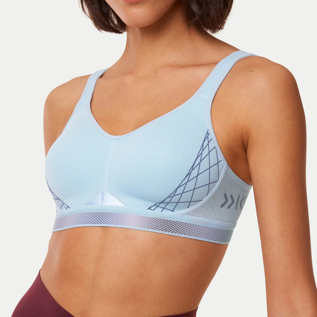 Mėlyna sportinė liemenėlė Triumph Triaction Cardio Flow P EX iš šono