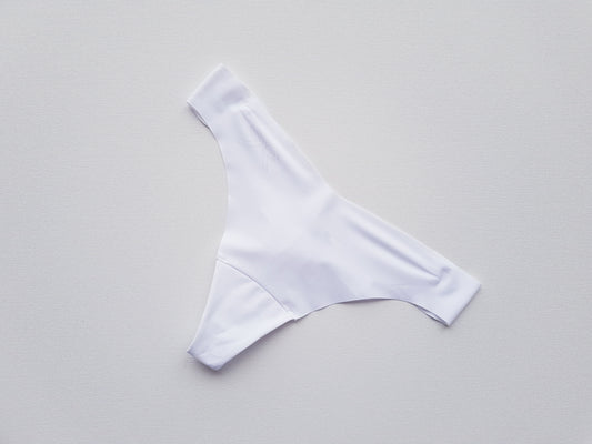 Sloggi besiūliai stringai Touch It H String