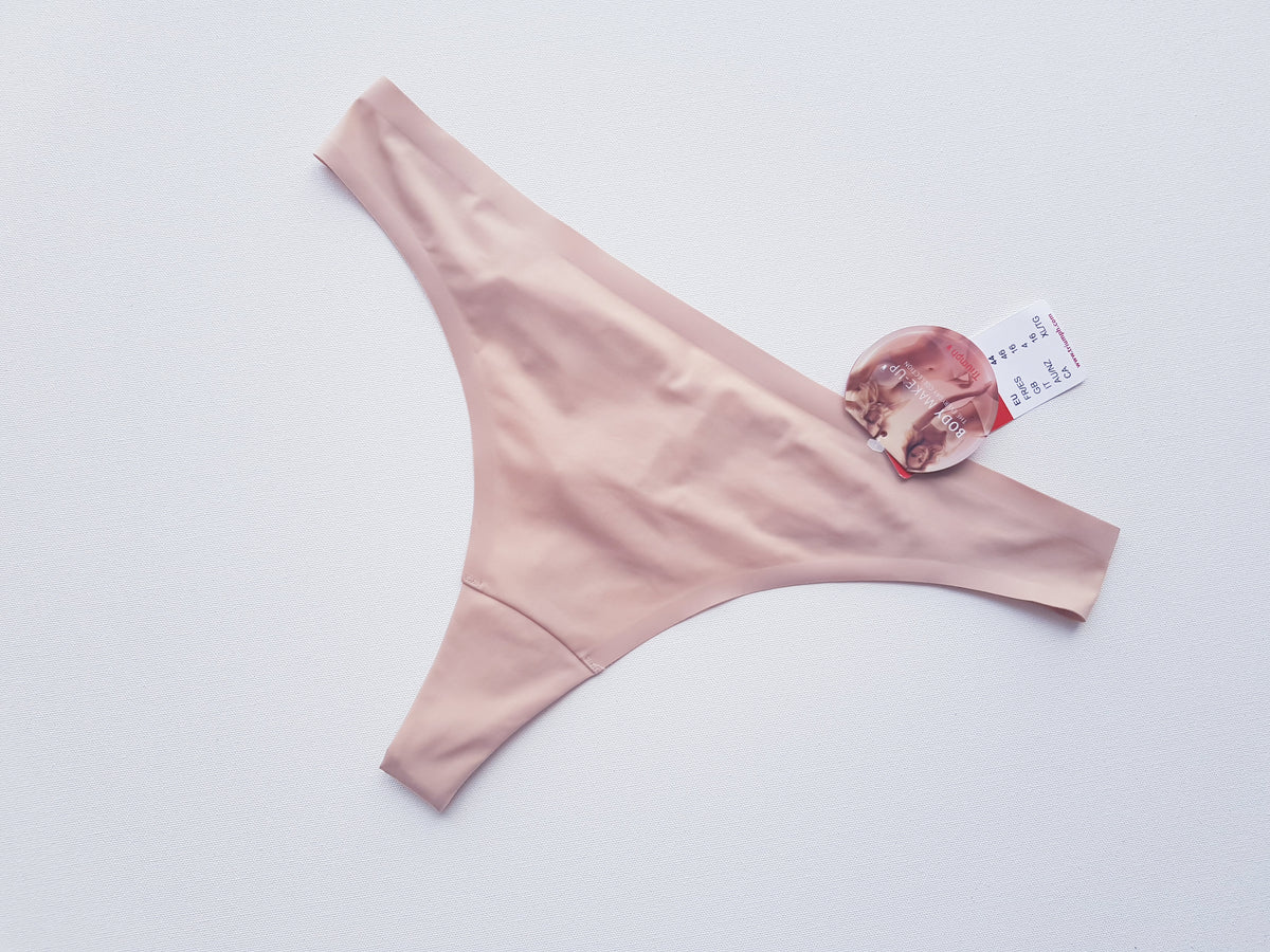 Triumph Just Body Make-Up Stringai
