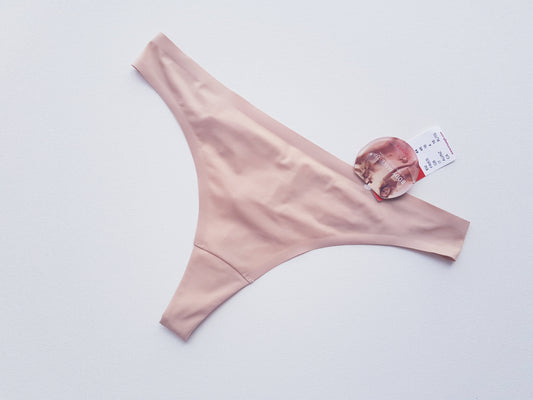 Triumph Just Body Make-Up Stringai