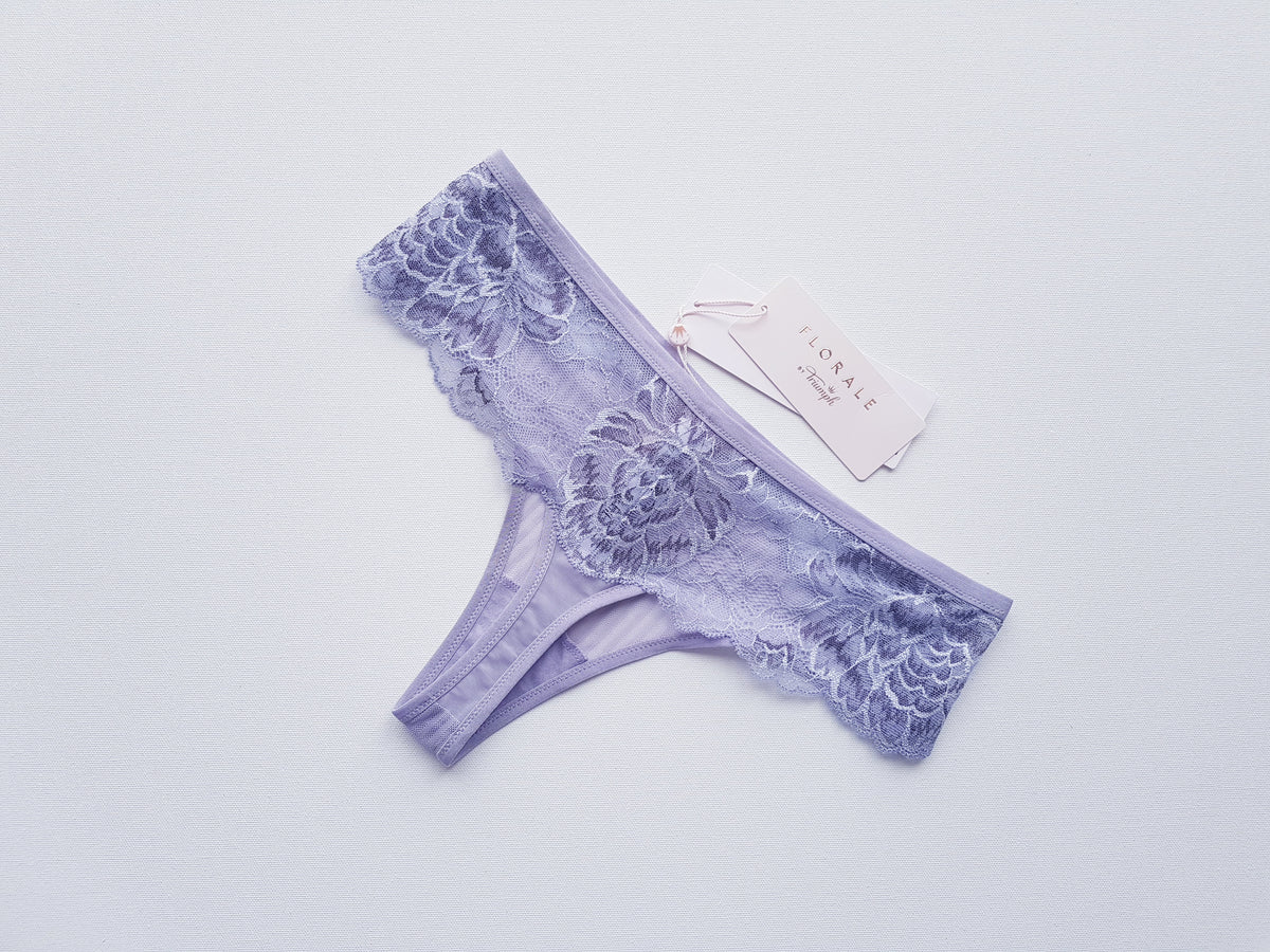 Triumph stringai Peony Florale Hipster String