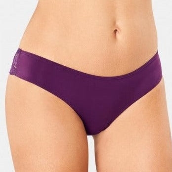 Triumph kelnaitės Lovely Micro Brazilian String
